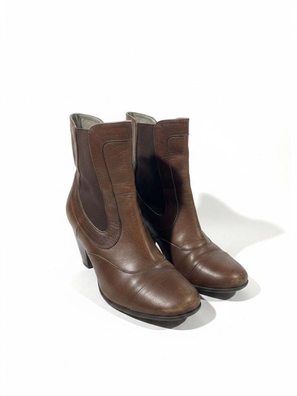 Born Women’s Verona Chelsea Boot - Heeled - W61374